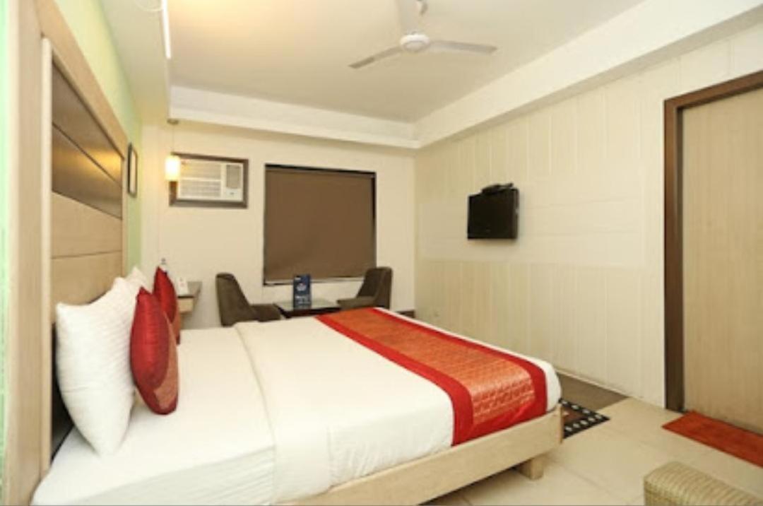Hotel Pacific Inn Huda City Centre Gurgaon Buitenkant foto