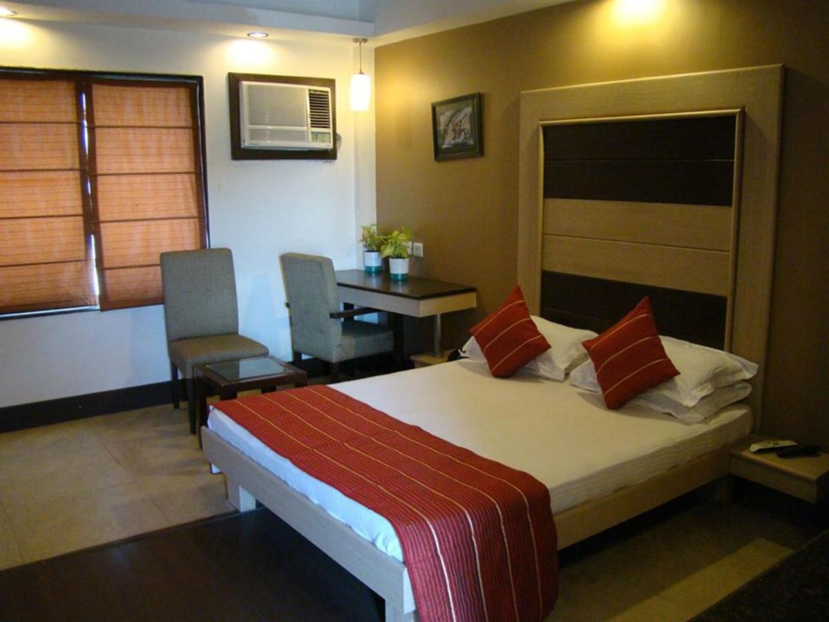 Hotel Pacific Inn Huda City Centre Gurgaon Buitenkant foto