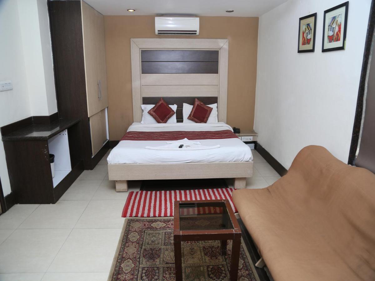 Hotel Pacific Inn Huda City Centre Gurgaon Buitenkant foto