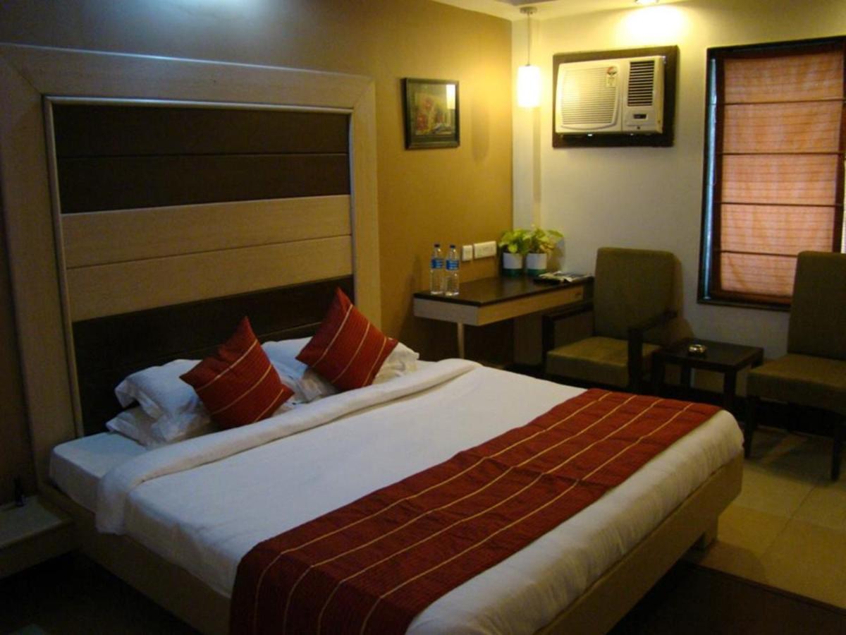 Hotel Pacific Inn Huda City Centre Gurgaon Buitenkant foto