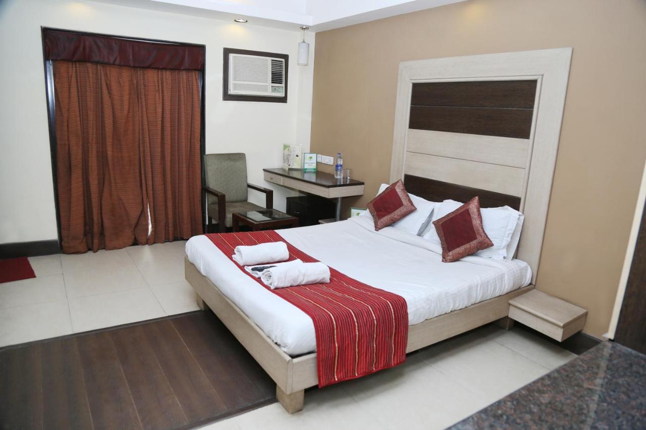 Hotel Pacific Inn Huda City Centre Gurgaon Buitenkant foto