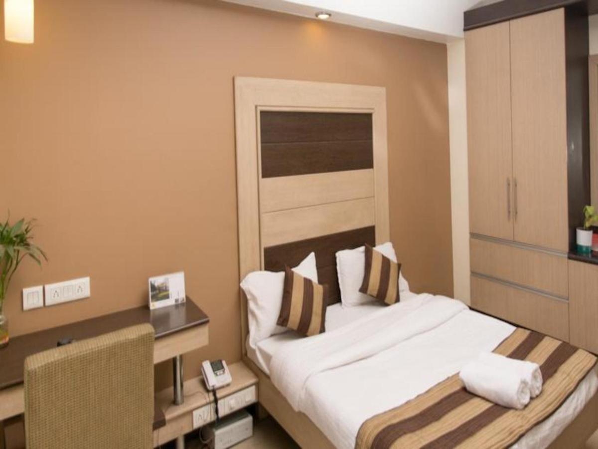 Hotel Pacific Inn Huda City Centre Gurgaon Buitenkant foto