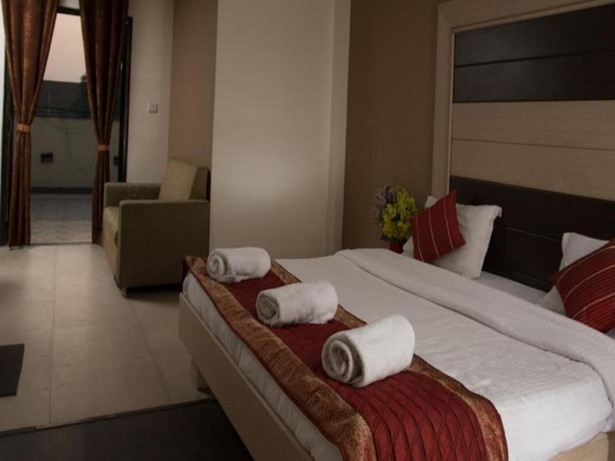 Hotel Pacific Inn Huda City Centre Gurgaon Buitenkant foto